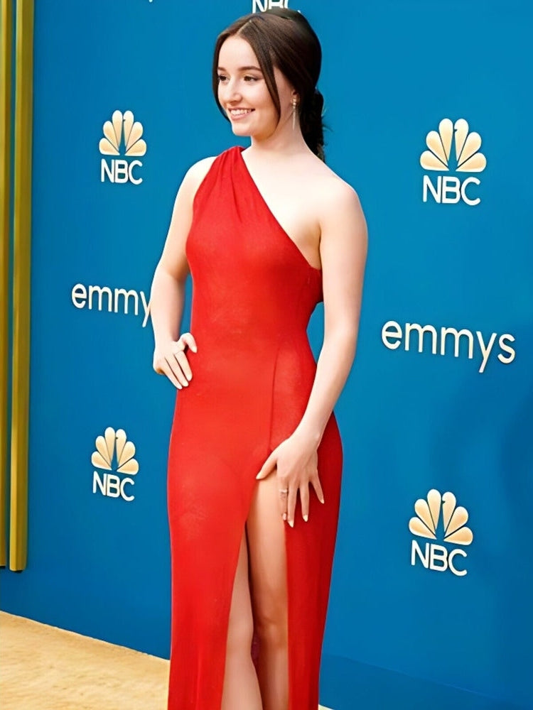 Kaitlyn Dever 8.5 x 11 Candid Color Photograph Art Print Photo Picture Collectibles:Photographic Images:Photographs Style Your Walls